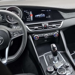 Interfaccia veicolo su monitor Android Alfa Romeo Giulia