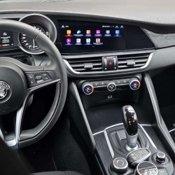 Applicazioni multimediali su monitor Alfa Romeo Giulia
