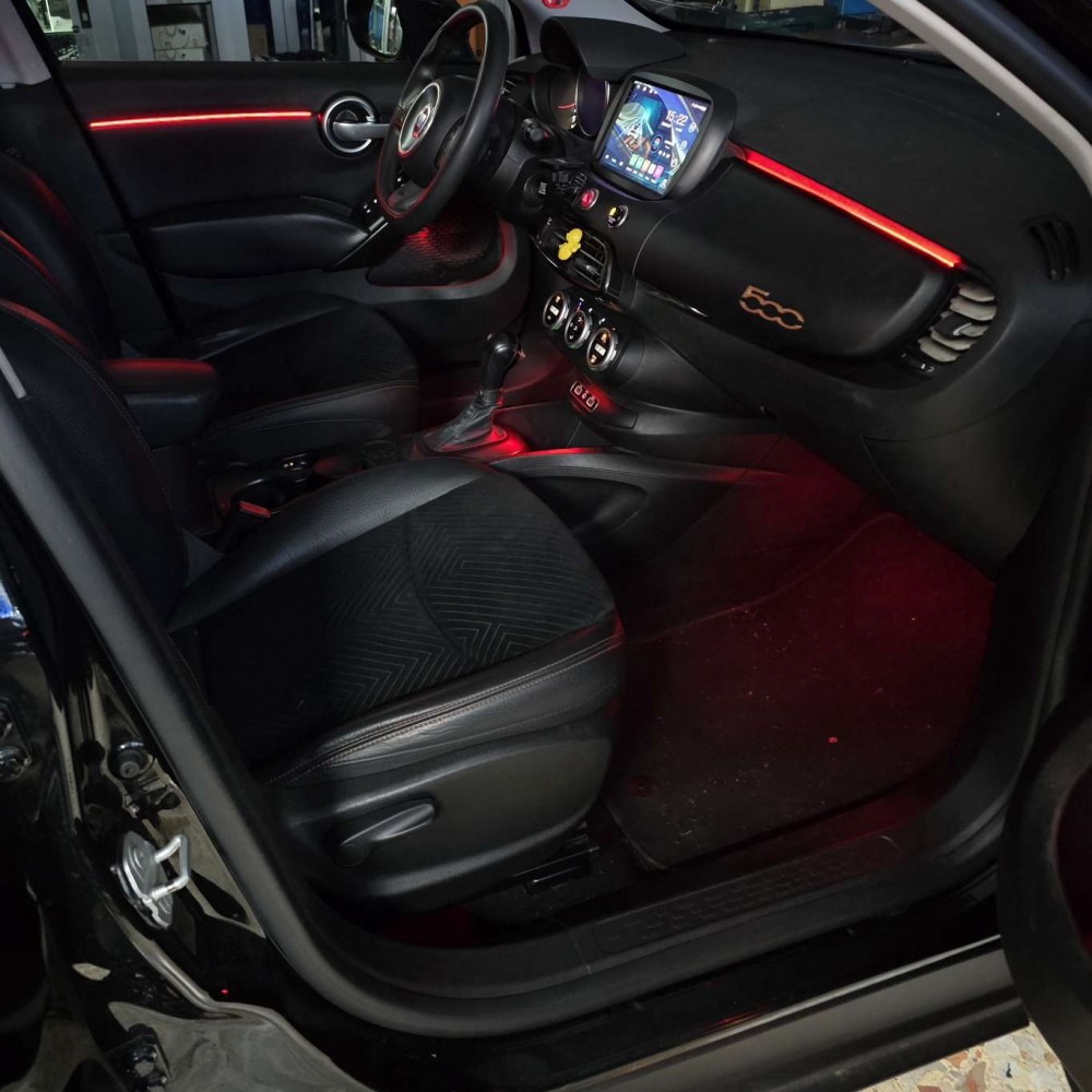 Ambient Light multicolore Fiat 500X – cruscotto e porte illuminati in rosso